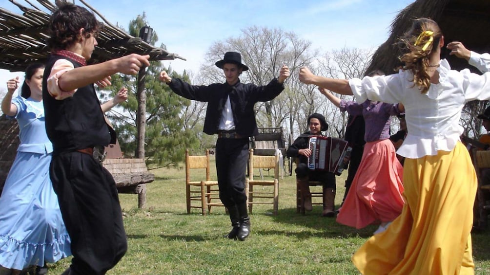 Estancia Gaucho 'Santa Susana' Day Tour from Buenos Aires