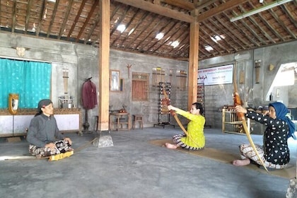 Traditional Javanese Archery Class