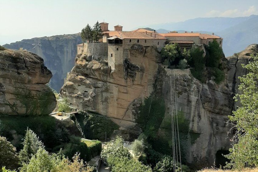 Visit Meteora & Thermopyles. Live the experience of mythic and urban Greece!