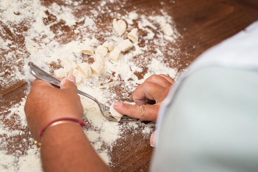 Pasta-making class at a Cesarina's home +Tasting in Messina