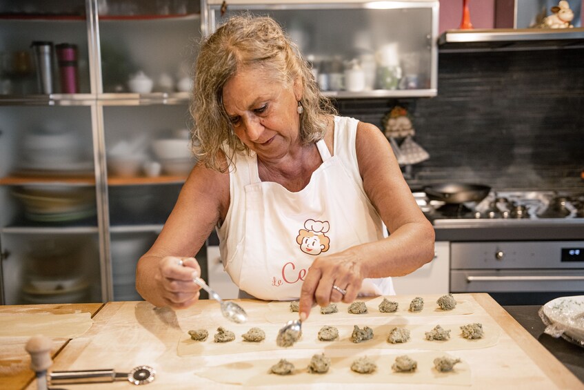 Pasta-making class at a Cesarina's home with tasting Arezzo