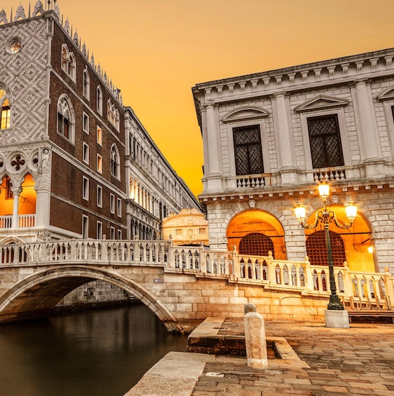 Piazza San Marco: Secret itineraries of Prisons Palace
