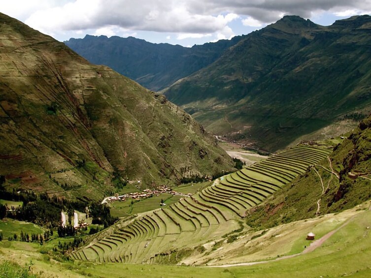 Magical Cusco: Tourist Train & Hotel 4 days and 3 nights