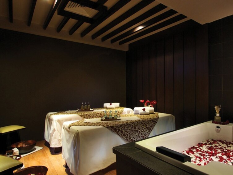 Bali Luxury Massage in Avalon Spa