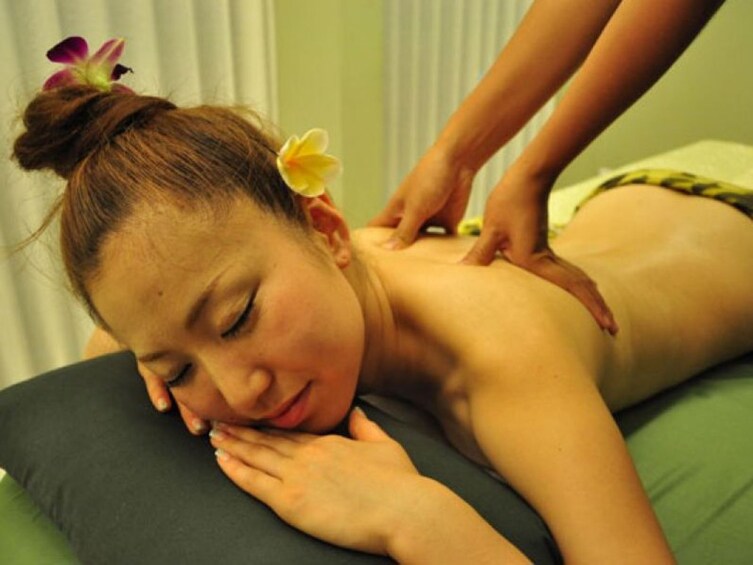 Bali Luxury Body Massage in Lluvia Spa