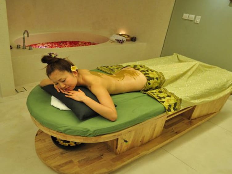 Bali Luxury Body Massage in Lluvia Spa