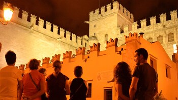 Mysteries and Legends under the Valencian moon