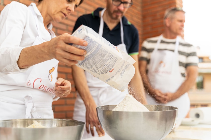 Private cooking class at a Cesarina's home in Otranto