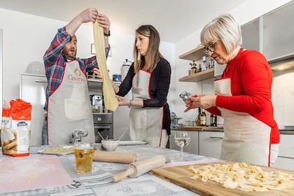 Clase de cocina casera y comida en casa de un lugareño en Marsala