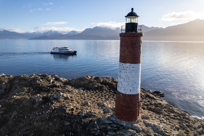 USHUAIA: Sailing Beagle Channel - Isla de los Lobos and Bridges  Islands