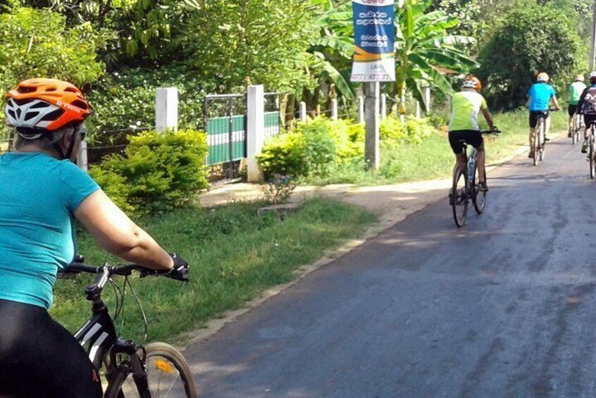 Dutch Footprints Cycling Tour from Colombo