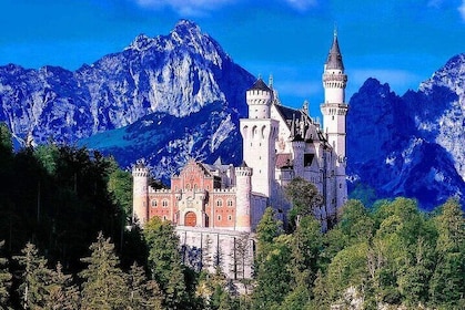 MY*GUiDE The King's GREATEST PALACES Neuschwanstein & HERRENCHIEMSEE from M...