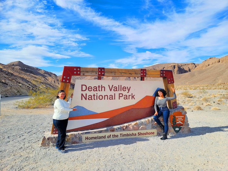 Small-Group Death Valley Day Tour from Las Vegas with Sunset & Stargazing