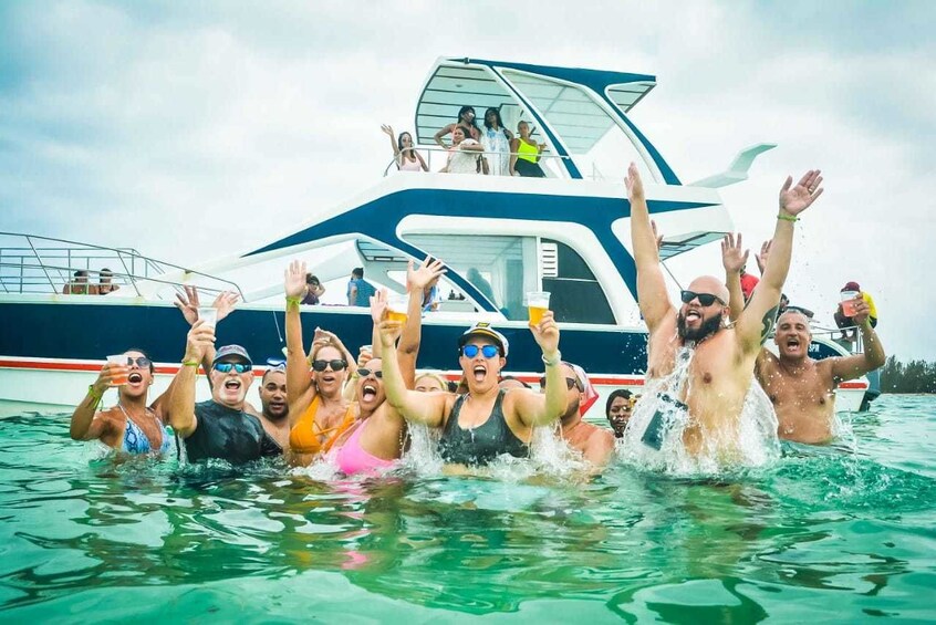 Catamaran Booze Cruise And Snorkling Punta Cana