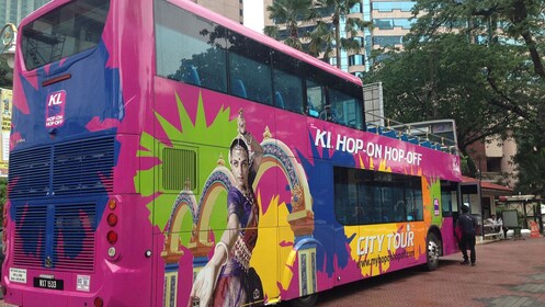 Temukan Tempat Terbaik di Kuala Lumpur dengan Hop On Hop Off Pass