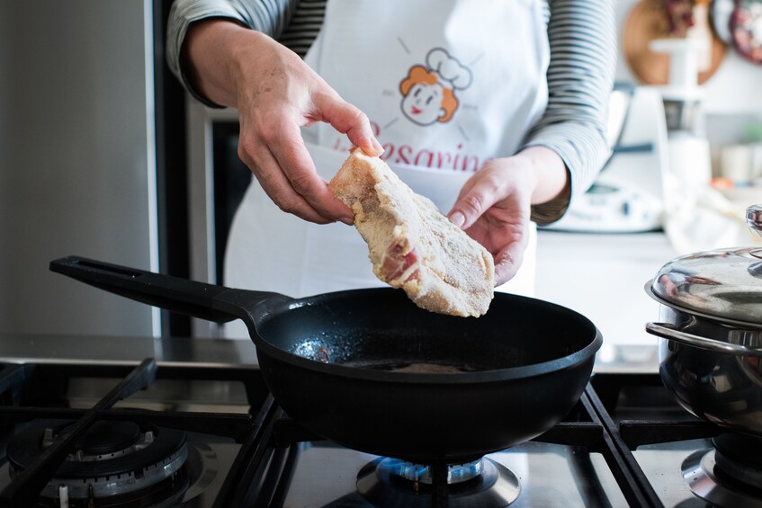 Market, Cook and dine at a Cesarina's home in Pavia