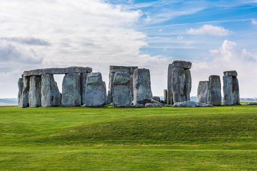 Stonehenge and Salisbury / Magna Carta Private Tour from Southampton