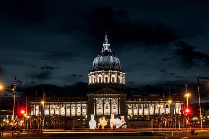 San Francisco's City Hall at night 