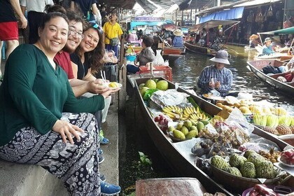 PRIVATE Floating Market + Boat Ride + Walking + Simple Thai Lunch