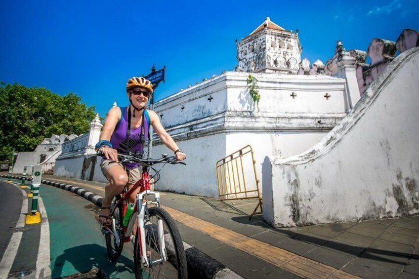 Bike Historic Bangkok Tours : Pedal Through the Old City of Bangkok