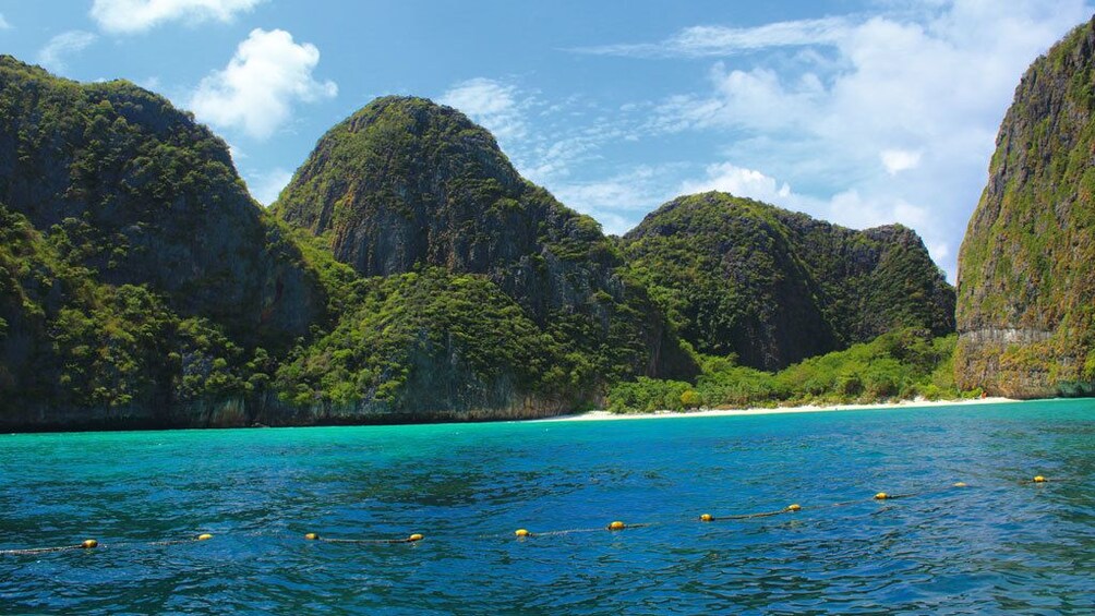 Phi Phi and Maiton Island Tour from Phuket By Breezy Andaman