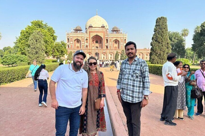 Private Full Day Old and New Delhi City Tour by Car