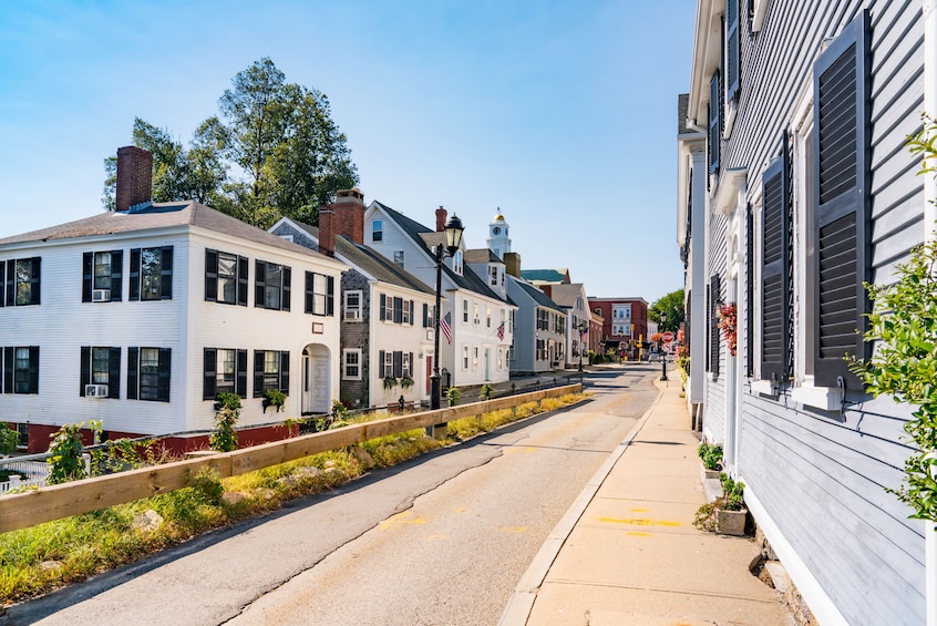 Boston to Plymouth includes Quincy, Mayflower and Plantation