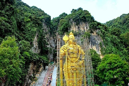 Batu Caves,Waterfalls and Hot Springs Tour With Lunch