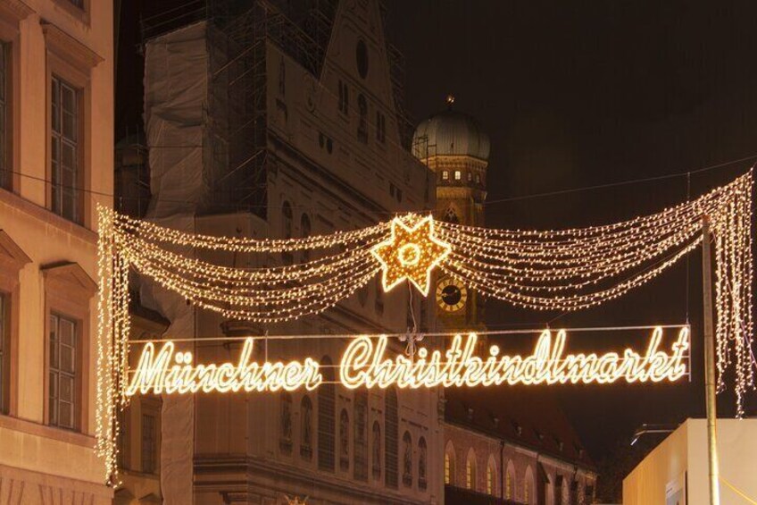 Walking Tour in Munich with Magical Christmas Scenery