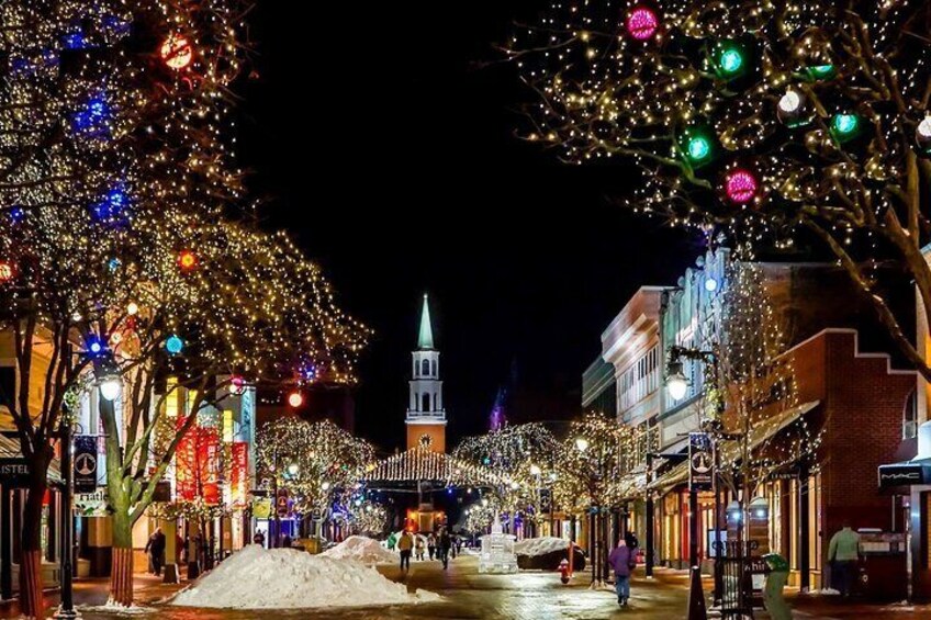 Walking Tour in Munich with Magical Christmas Scenery