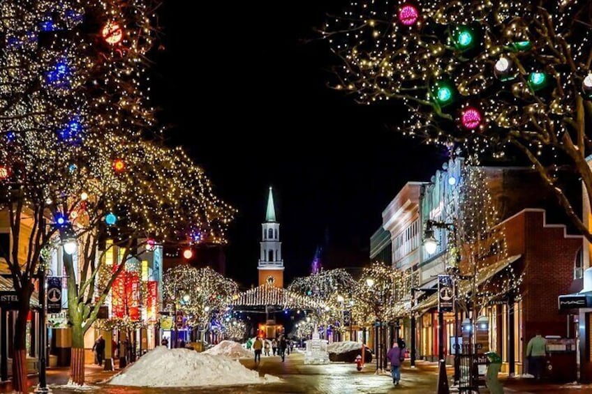 Walking Tour in Munich with Magical Christmas Scenery