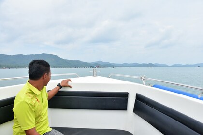 Phuket à Koh Yao Yai via Koh Yao Noi par Green Planet Speed Boat