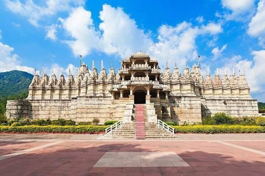 Jodhpur To Udaipur Via Jain Temple & Kumbhalgarh Fort One Way Transfer