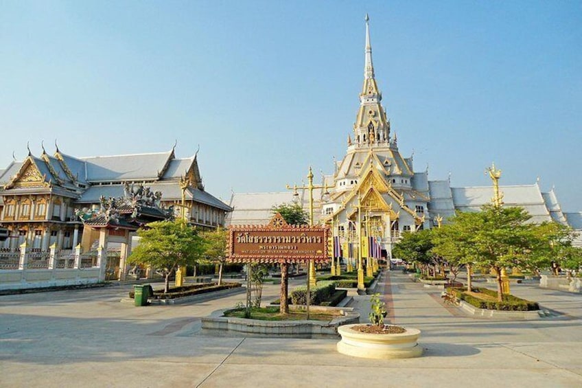 Chachoengsao One Day Trip from Bangkok : Historic Market and Buddhist Temples