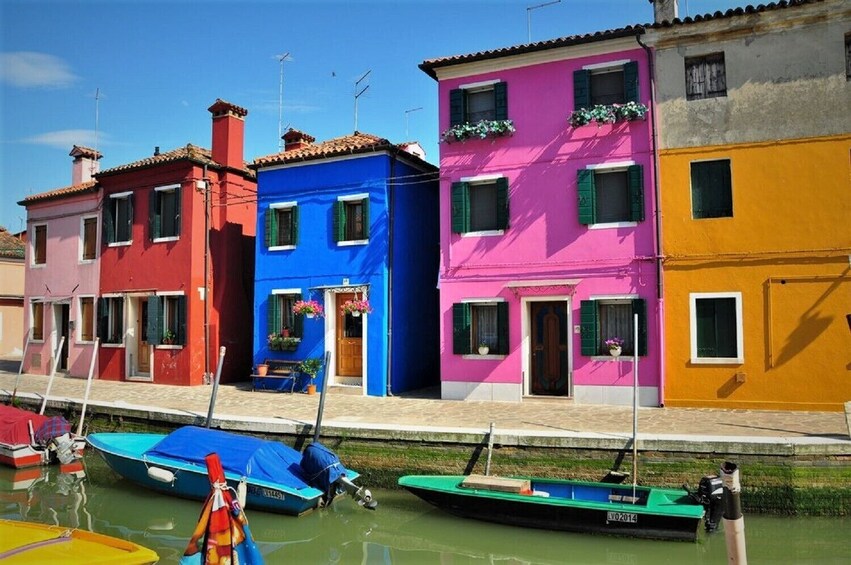 Murano Glassblowing & Burano Lacemaking Private Tour