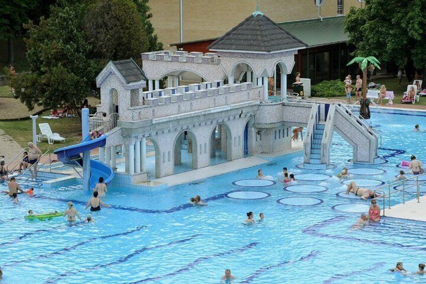 Eger Thermal bath and Lido