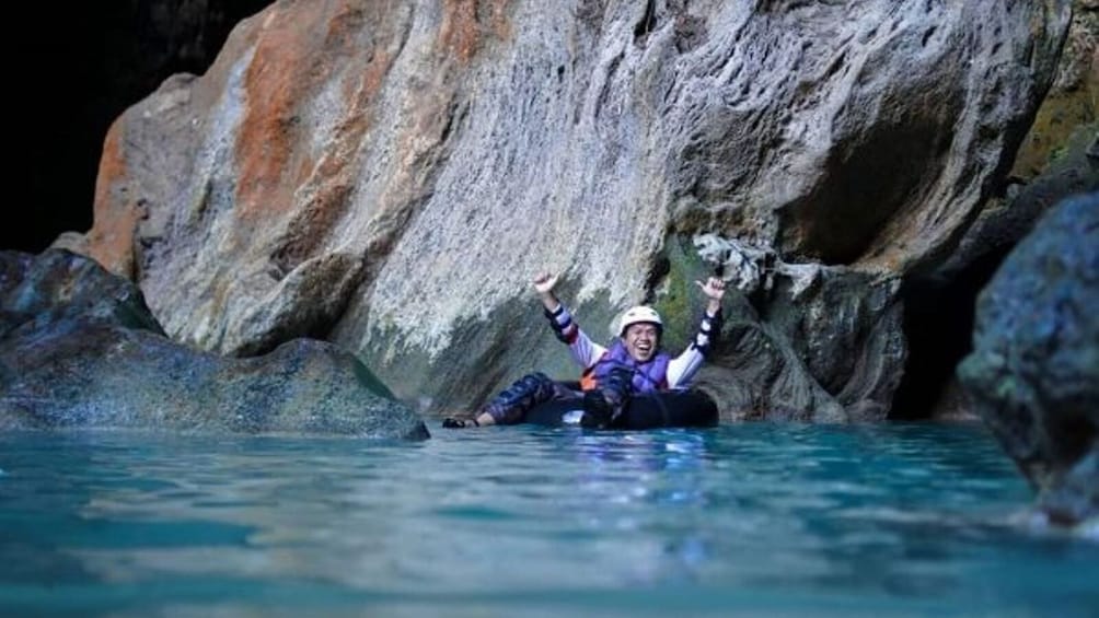 Yogyakarta Kalisuci Cave Tubing & Drini Sunset with Guide