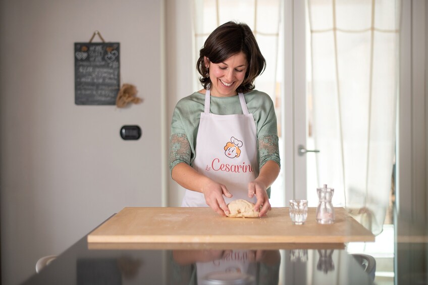 Private Pasta Making Class at local's Home In Pisa