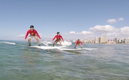 Surfen op Oahu - Exclusieve groepsles (gratis Waikiki pendeldienst)