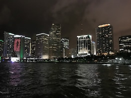 Night Skyline Three Hour Private Boat Tour For Up To Six
