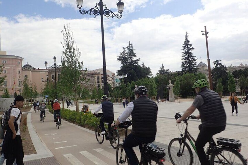 New Cycle path at Plaza de España square
