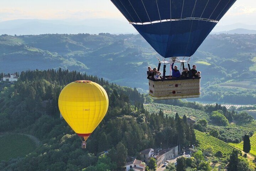 Experience the Magic of Tuscany from a Hot Air Balloon