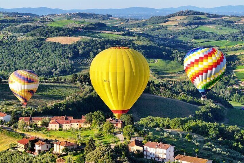 Experience the Magic of Tuscany from a Hot Air Balloon