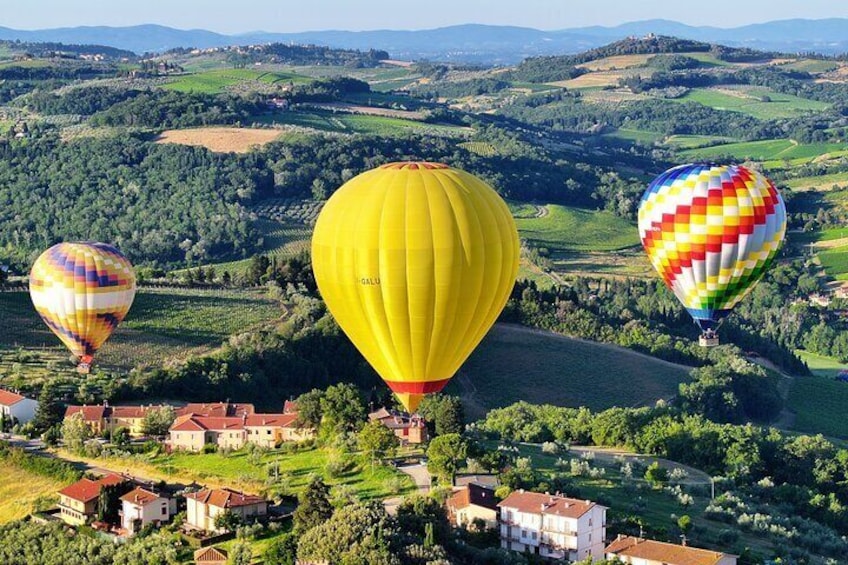 Experience the Magic of Tuscany from a Hot Air Balloon
