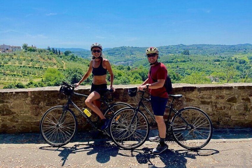 Tuscan Country Bike Tour with Wine and Olive Oil Tastings