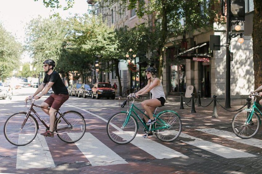 Independent Bike & E-bike Tour of Vancouver