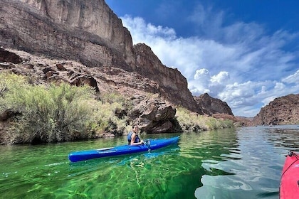 Excursión en kayak por Cueva Esmeralda: medio día