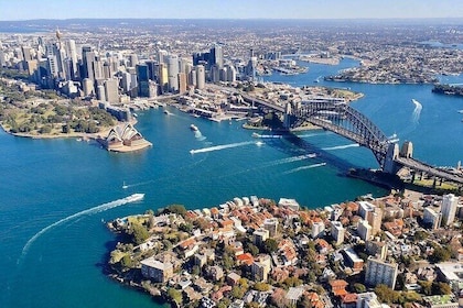 Helicopter Flight Over Sydney and Beaches - 20 Minutes