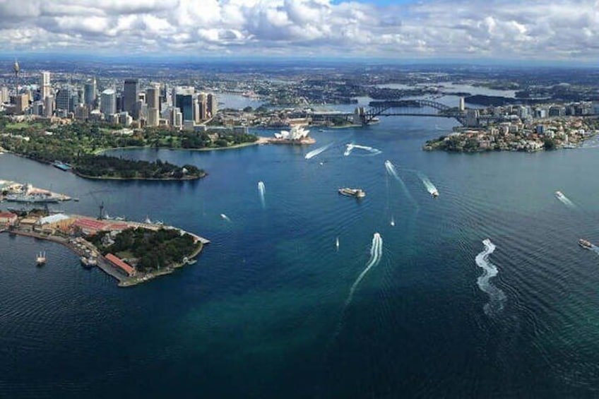 Helicopter Flight Over Sydney and Beaches - 20 Minutes