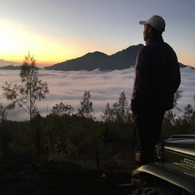 Mount Baturin auringonnousun jeeppikierros Bali Volcano Jeepillä